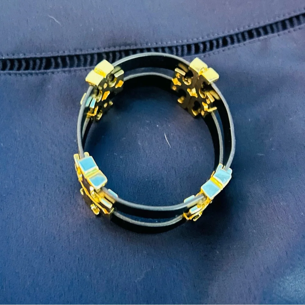 Tory Burch Black Leather Serif bracelet - Picture 5 of 5